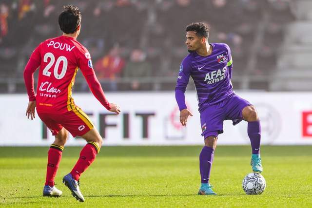 徐正源执教传奇：8战海港5胜，打破中超历史记录！